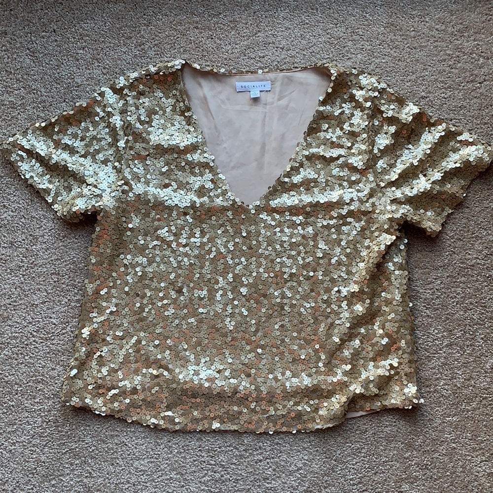 Nordstrom Socialite gold sequin sparkle vneck top